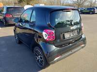 Vue de l’arrière gauche