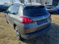 Vue de l’arrière gauche