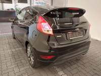 Vue de l’arrière gauche