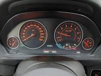 Pohled na přístrojovou desku