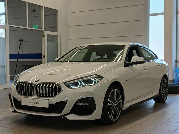 Vue de l’avant gauche