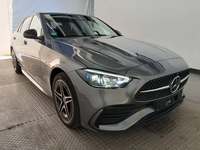 Skats no labās puses priekšā