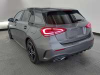 Skats no kreisās puses aizmugurē