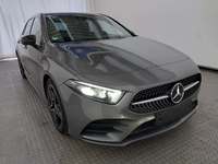 Skats no labās puses priekšā