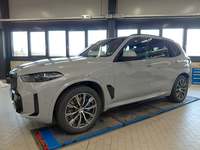 Pogled od napred levo