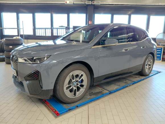 Náhled zpředu zleva