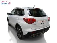 Skats no kreisās puses aizmugurē