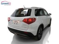 Skats no labās puses aizmugurē