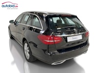 Vue de l’arrière gauche