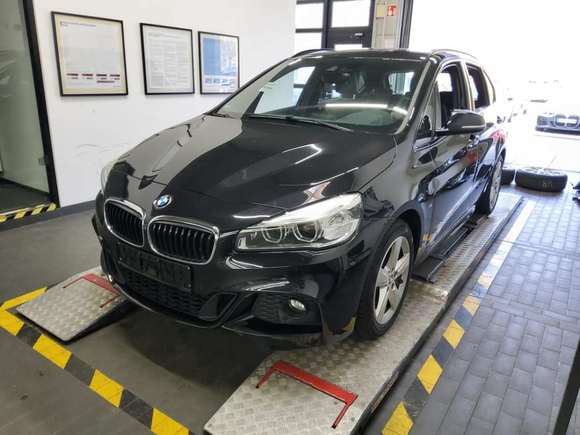 Pogled sprijeda lijevo