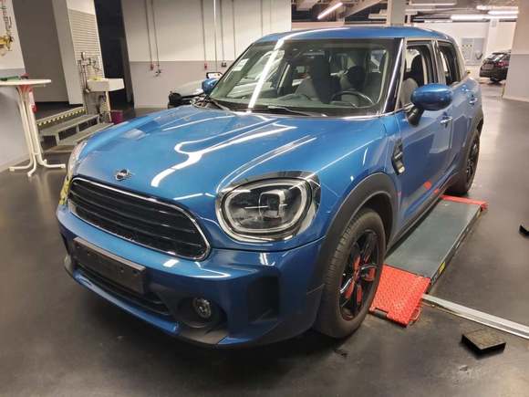 Náhled zpředu zleva