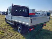 Vue de l’arrière gauche