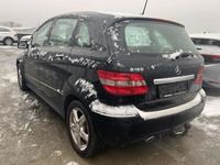 Widok z tyłu po stronie lewej