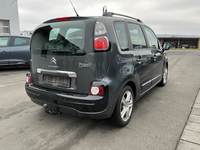 Aanzicht achter rechts