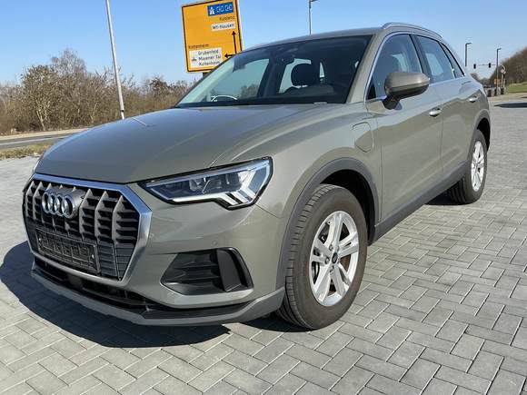 Pogled od napred levo