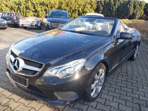 Pogled od napred levo