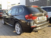 Вид сзади слева