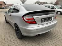 Widok z tyłu po stronie lewej