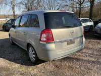 Widok z tyłu po stronie lewej