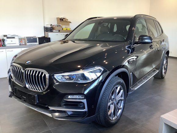 Pogled od napred levo