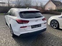 Widok z tyłu po stronie lewej