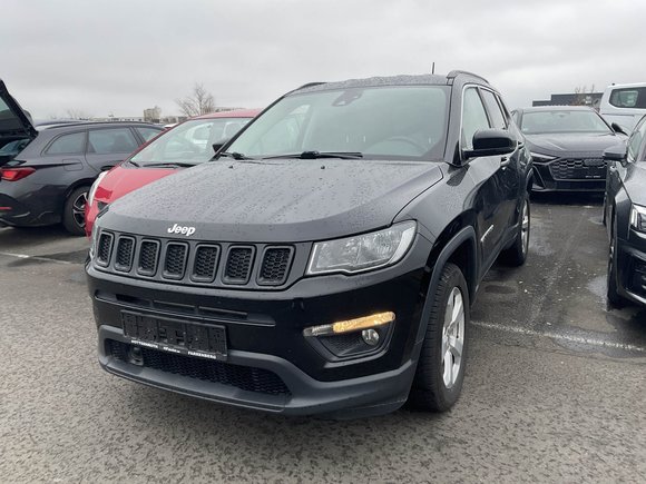 Pogled od napred levo