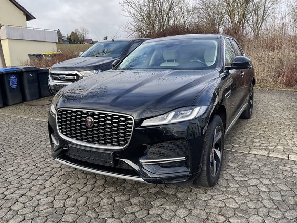 Pogled od napred levo