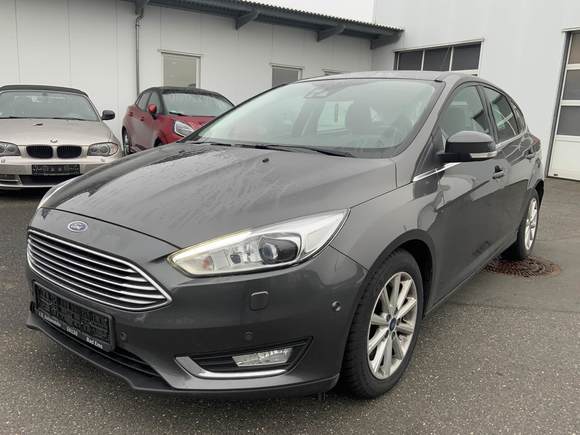 Вид спереди слева