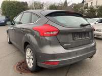 Вид сзади слева