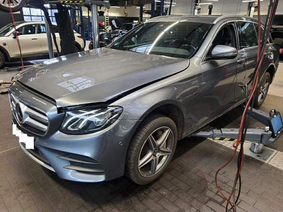 Pogled sprijeda lijevo