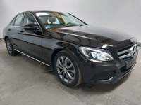 Pogled sprijeda desno