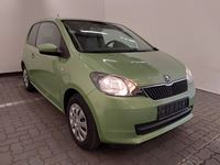 Pogled sprijeda desno