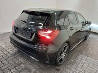 Aanzicht achter rechts