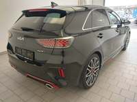 Aanzicht achter rechts