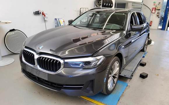 Pogled sprijeda lijevo