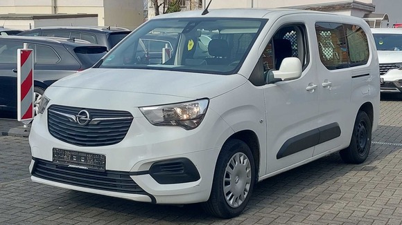 Náhled zpředu zleva