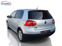 Вид сзади слева