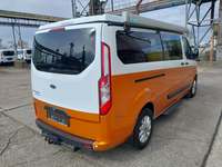 Skats no labās puses aizmugurē