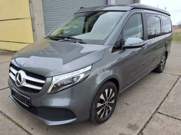 Skats no kreisās puses priekšā