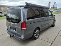 Skats no labās puses aizmugurē