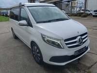 Skats no labās puses priekšā