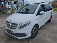 Skats no kreisās puses priekšā