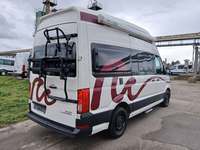 Skats no labās puses aizmugurē