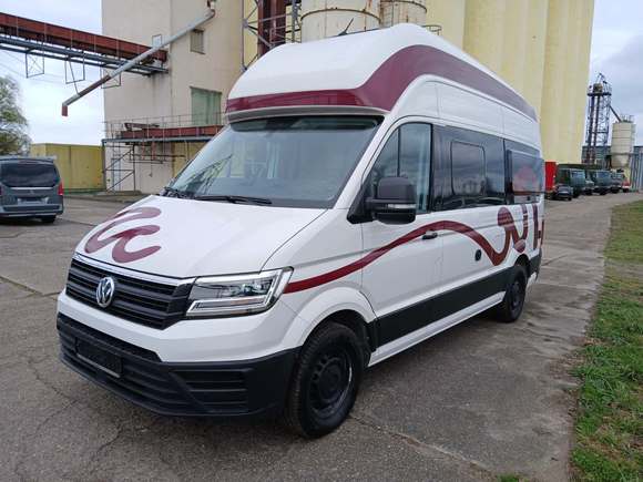 Skats no kreisās puses priekšā