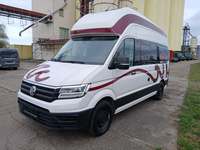 Skats no kreisās puses priekšā