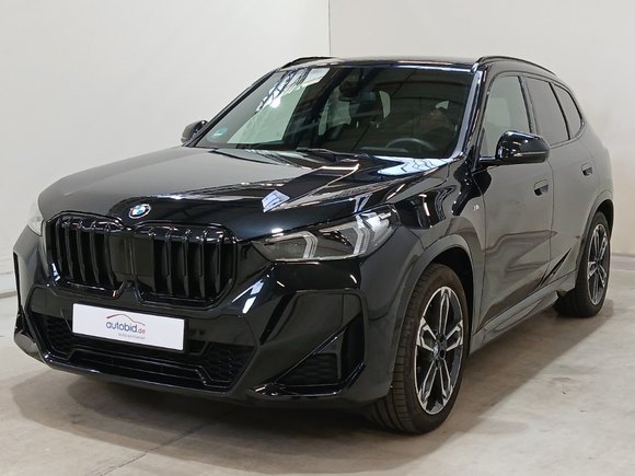 Pogled od napred levo