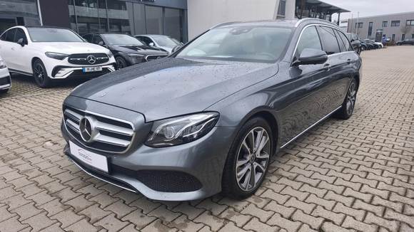 Pogled sprijeda lijevo