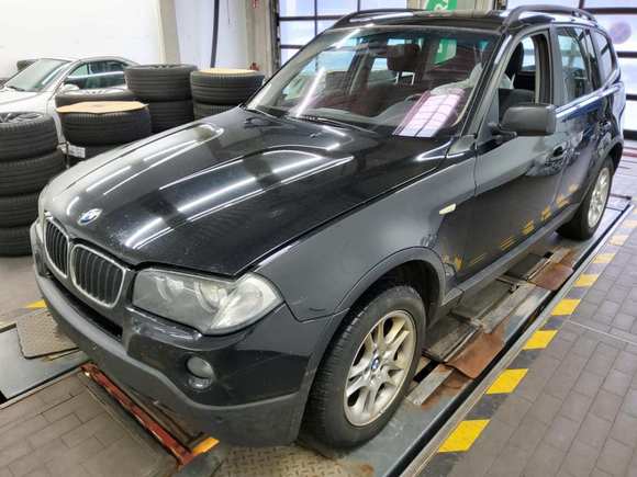 Pogled sprijeda lijevo