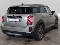 Pogled od pozadi desno