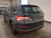 Vue de l’arrière gauche